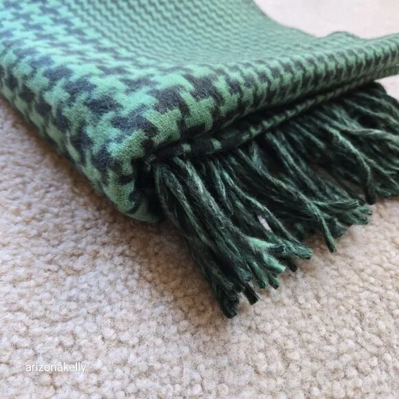 NWT Adrienne Vittadini Wool Cashmere Green Houndstooth Fringe Scarf - Picture 8 of 9